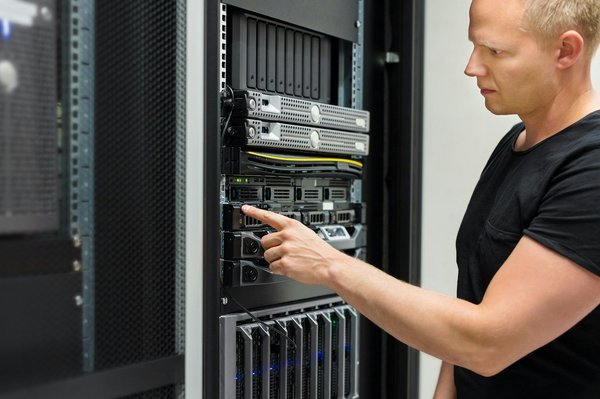 Optimisez votre espace avec un rack serveur polyvalent